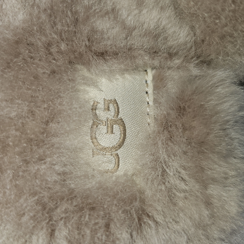 UGG Women's Cozy Tan Slippers Sz 12 - Picture 9 of 11